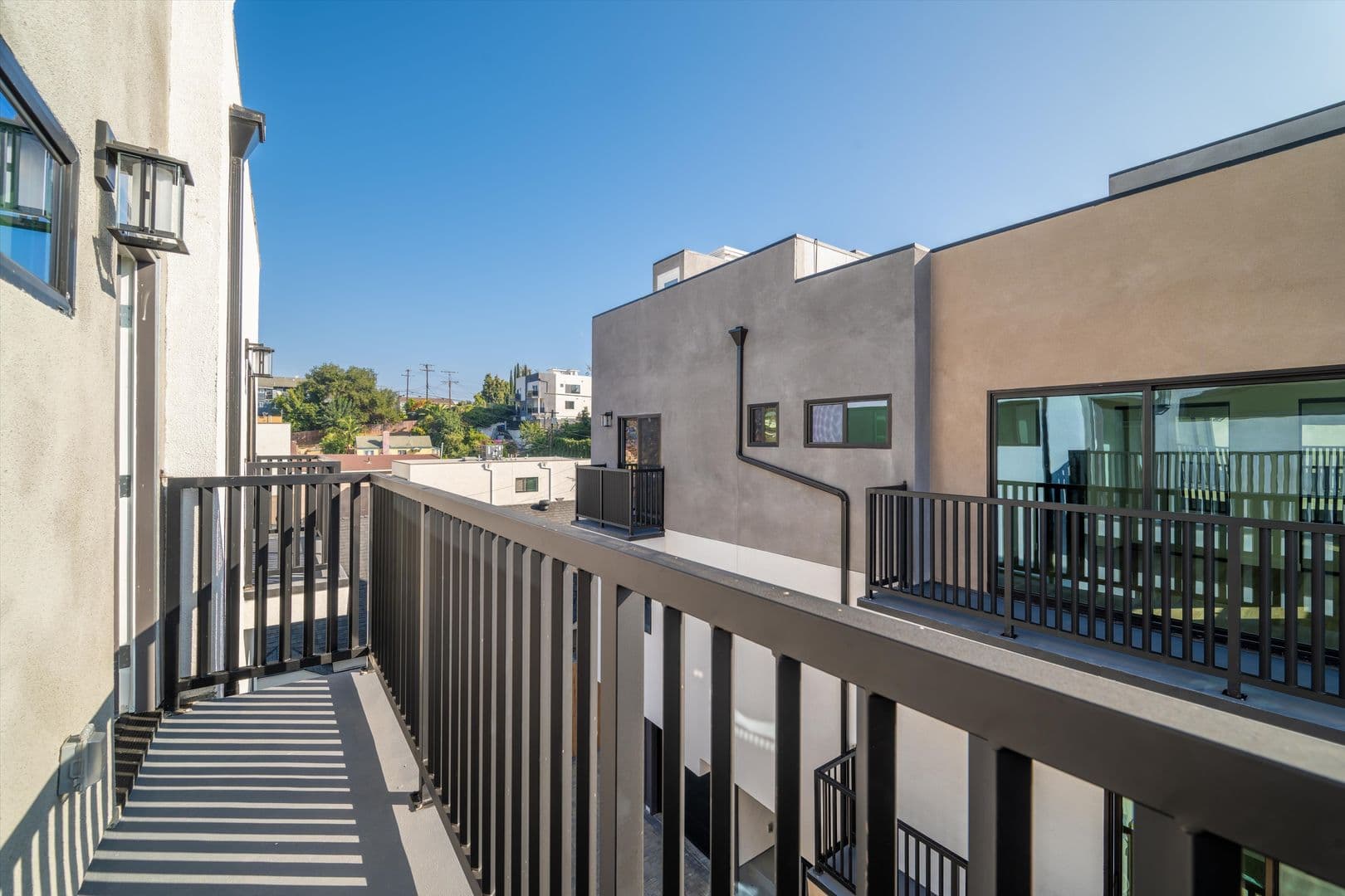 Los Angeles Apartment: 4654 Lomita St