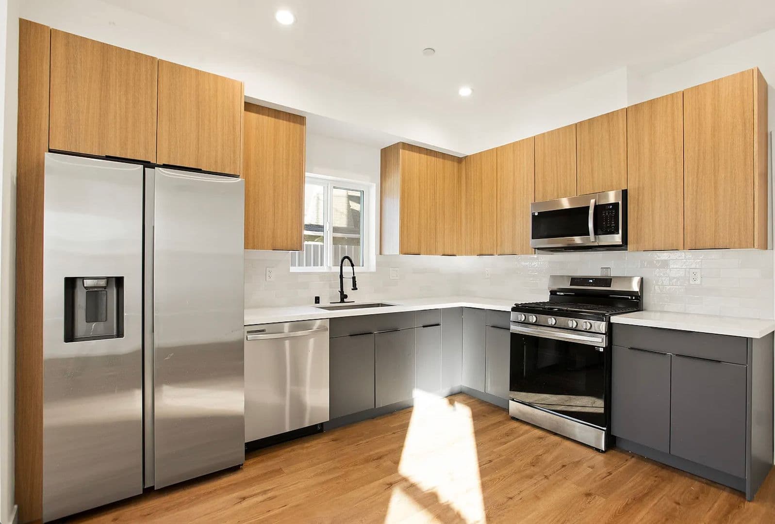 Los Angeles Apartment: 926 S Harvard Blvd
