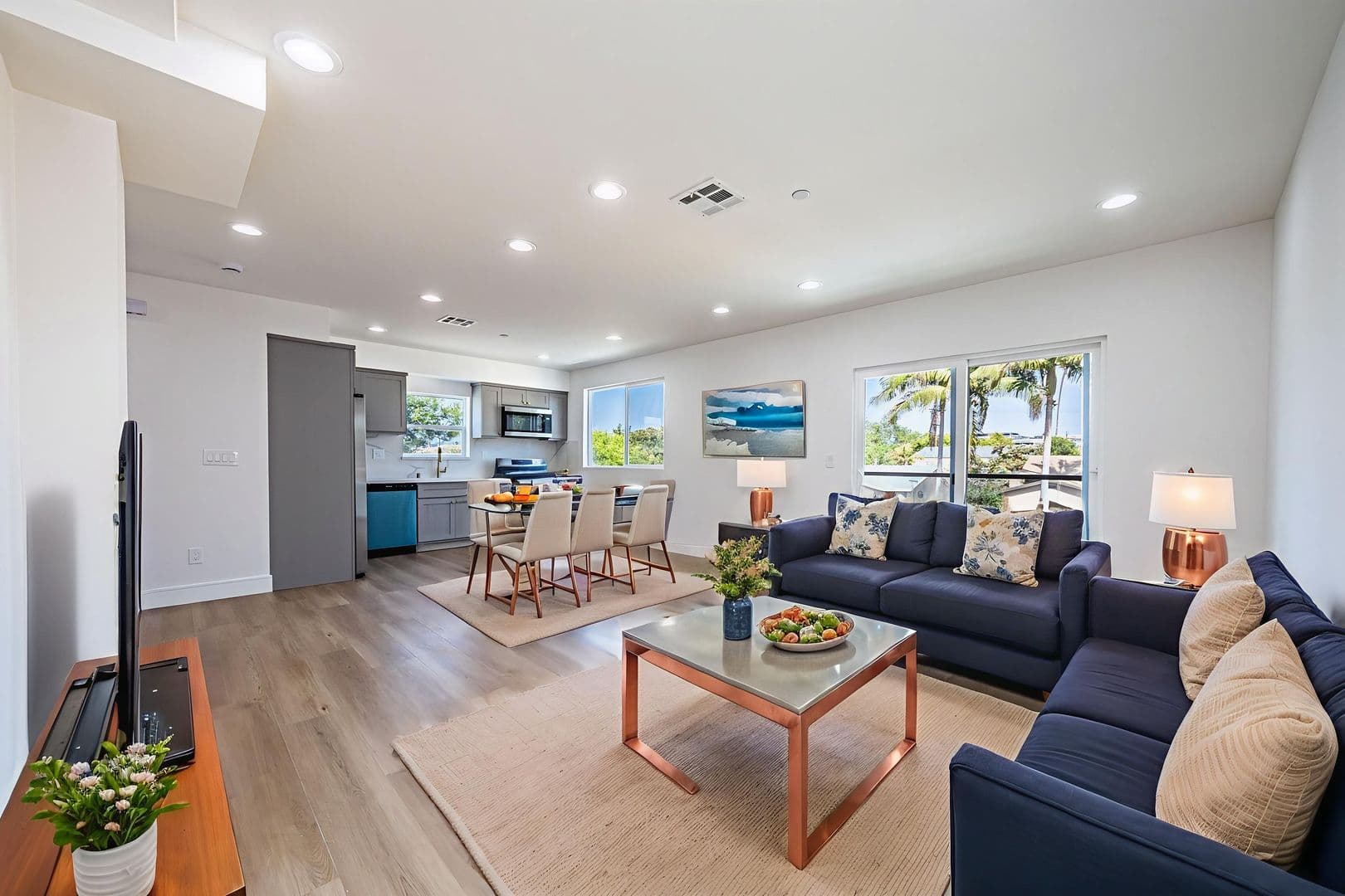 Los Angeles Apartment: 5517 Glennie Ln