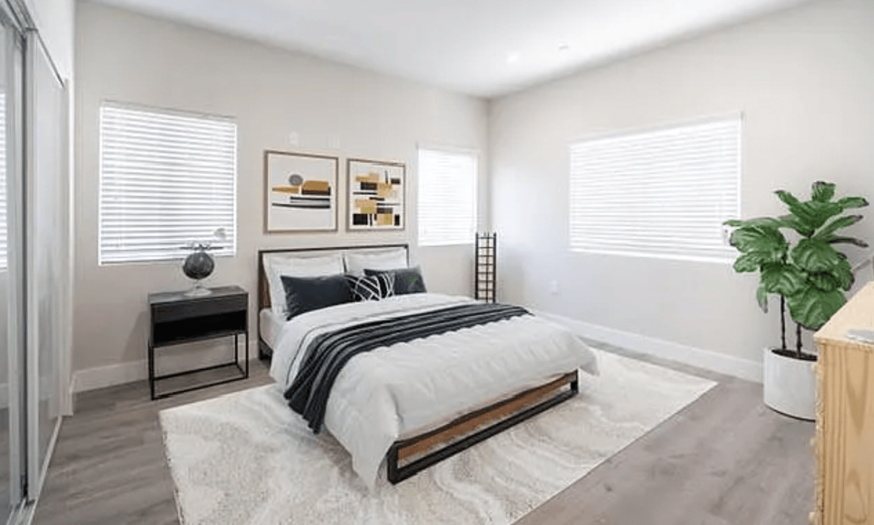 North Hollywood Apartment: 6841 Radford Ave