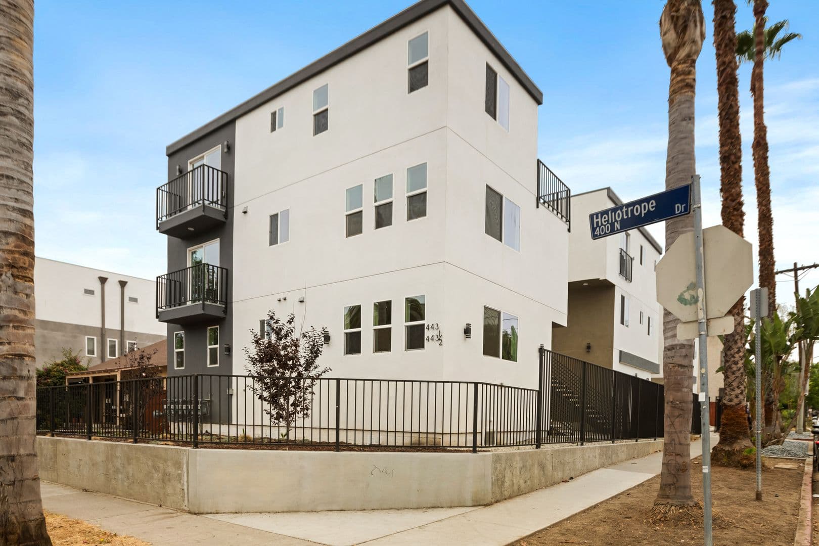 Los Angeles Apartment: 443 N Heliotrope Dr