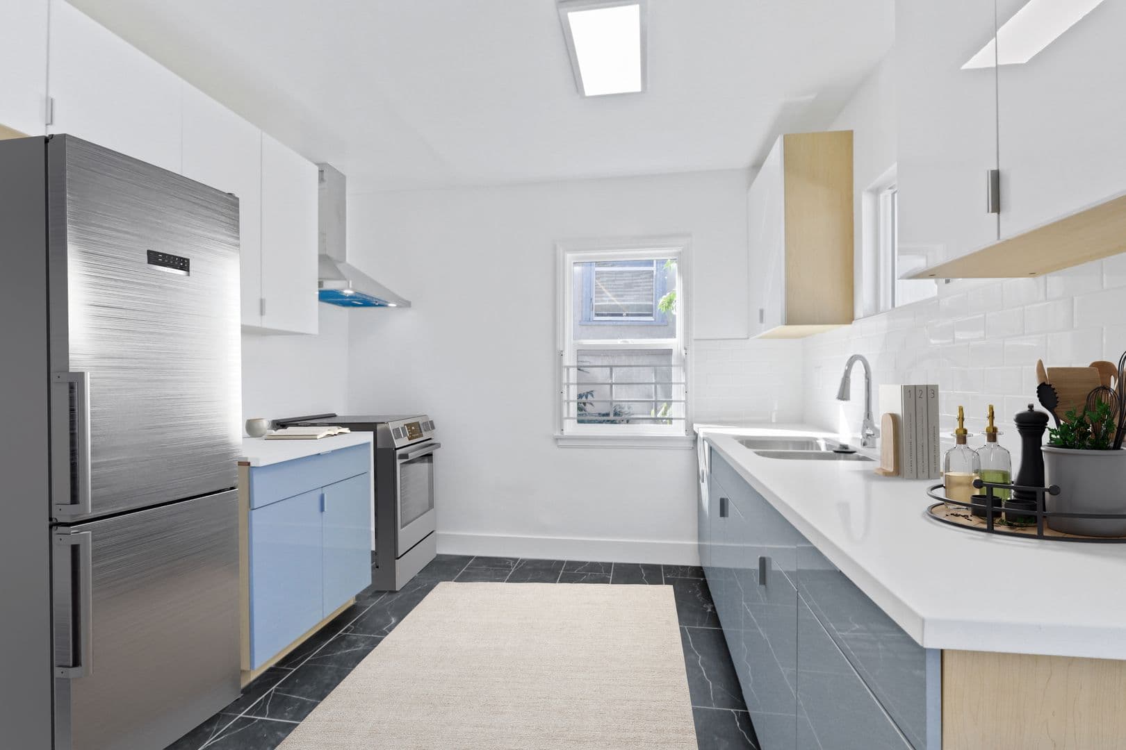 Los Angeles Apartment: 318 Columbia Ave