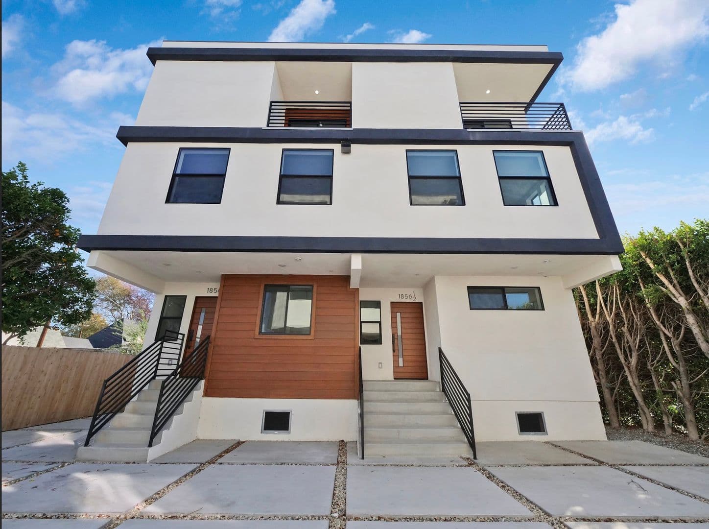 Los Angeles Apartment: 1856 S. Redondo Blvd
