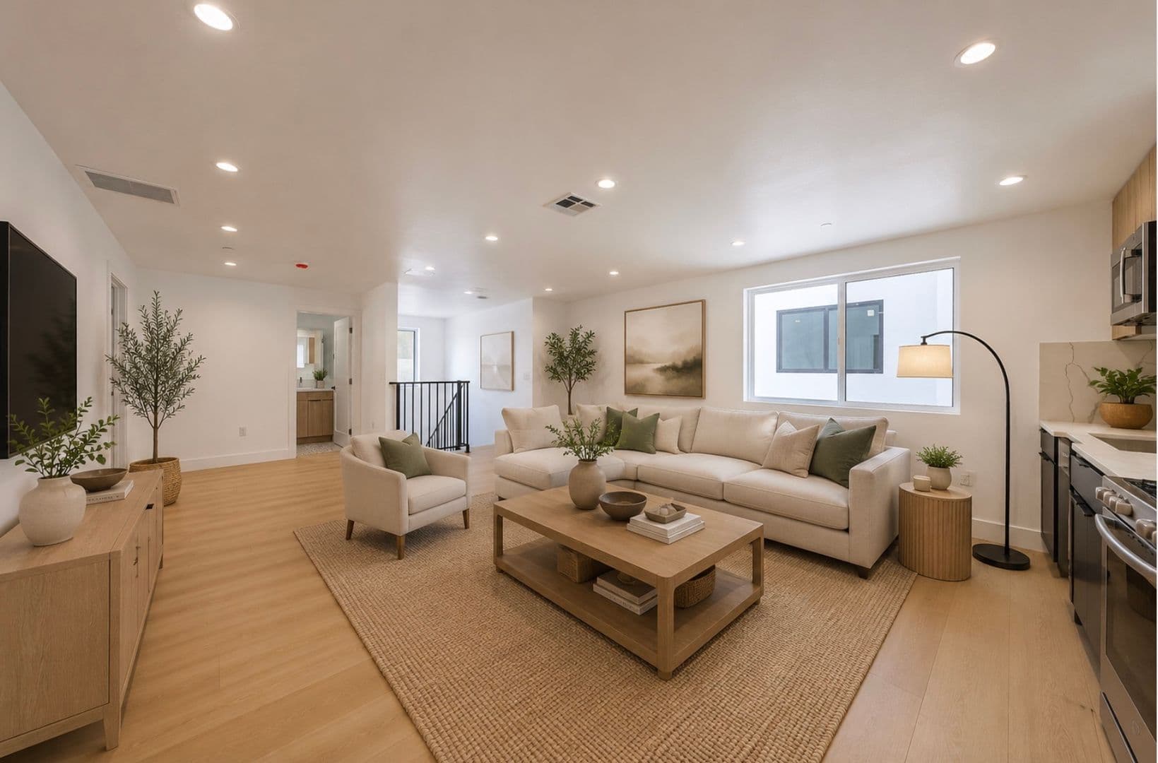 Los Angeles Apartment: 1015 S. Citrus Ave