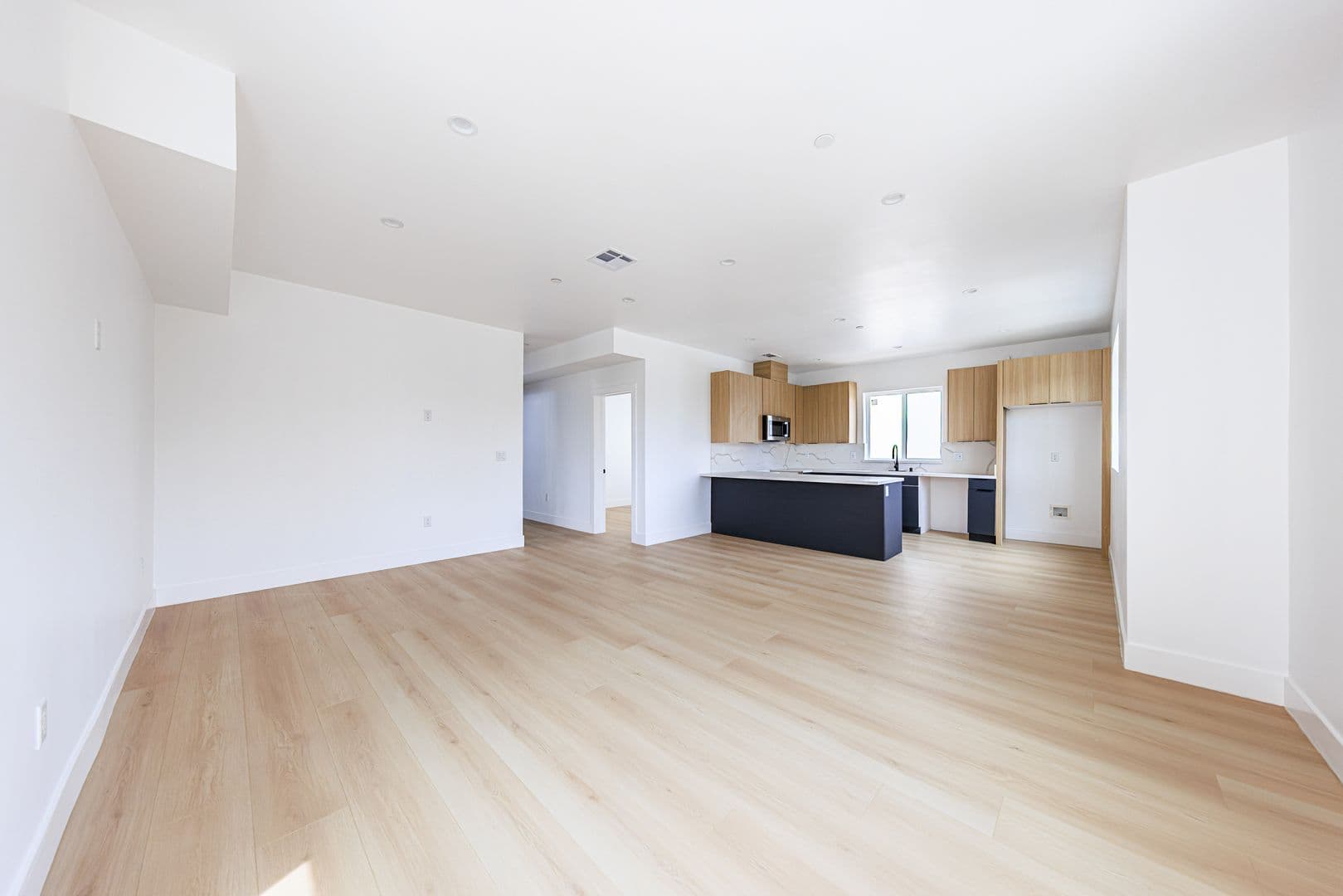 Los Angeles Apartment: 1015 S. Citrus Ave