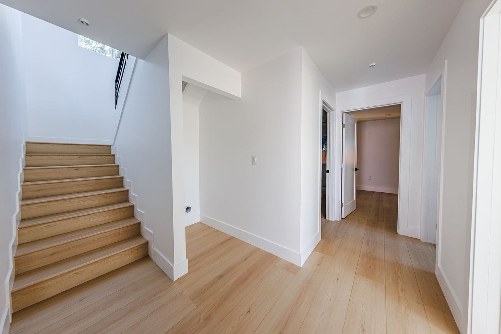 Los Angeles Apartment: 3442 West Blvd
