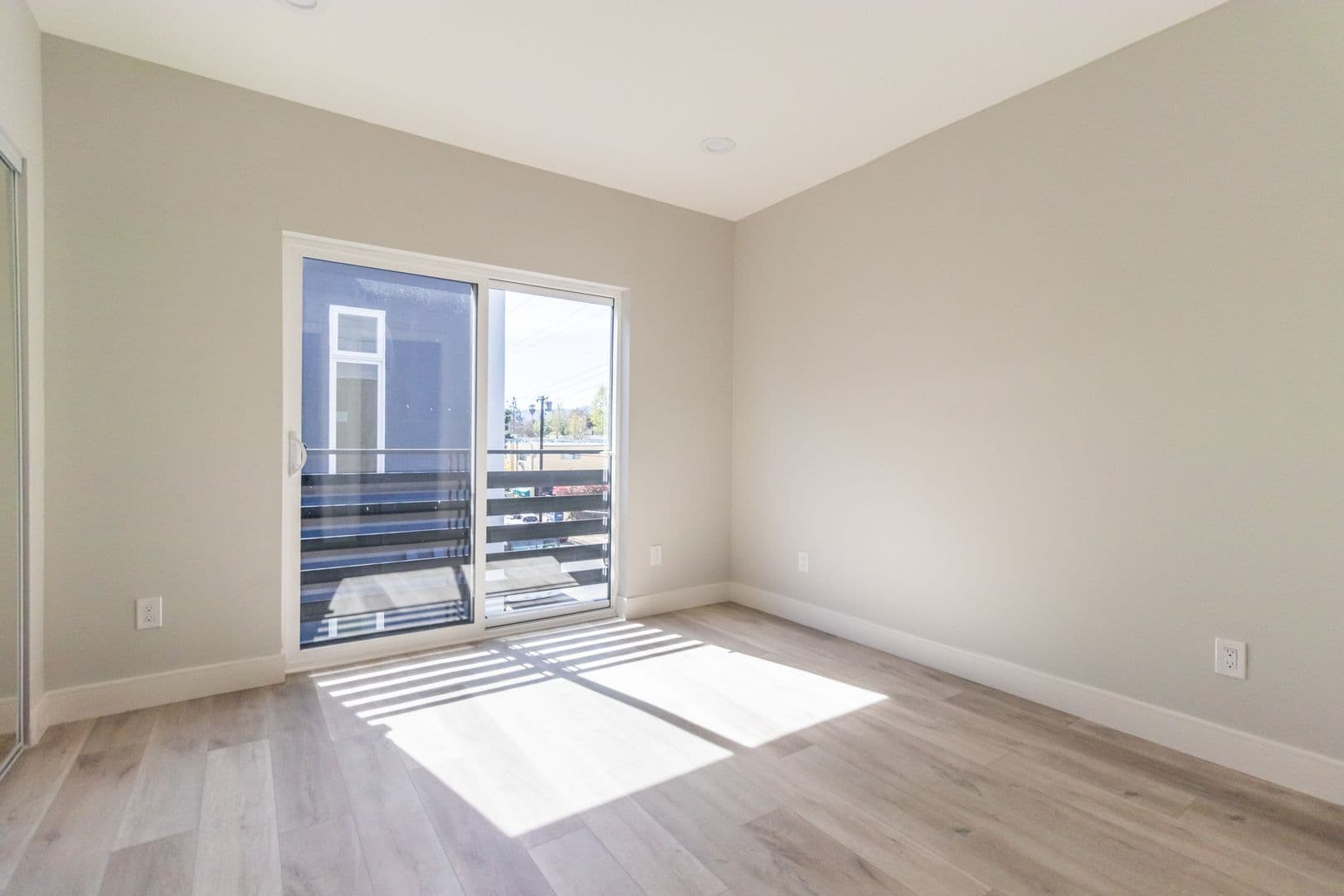 North Hollywood Townhome: 5132 Riverton Ave