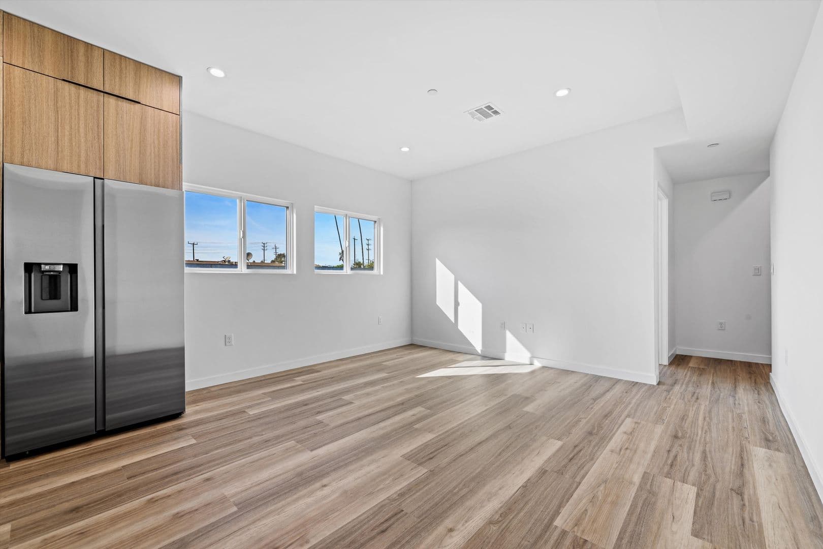 Los Angeles Apartment: 4654 Lomita St