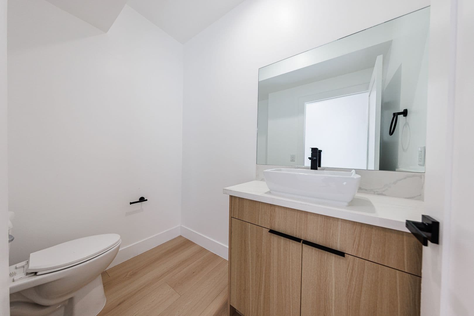 Los Angeles Apartment: 1065 S. Corning St