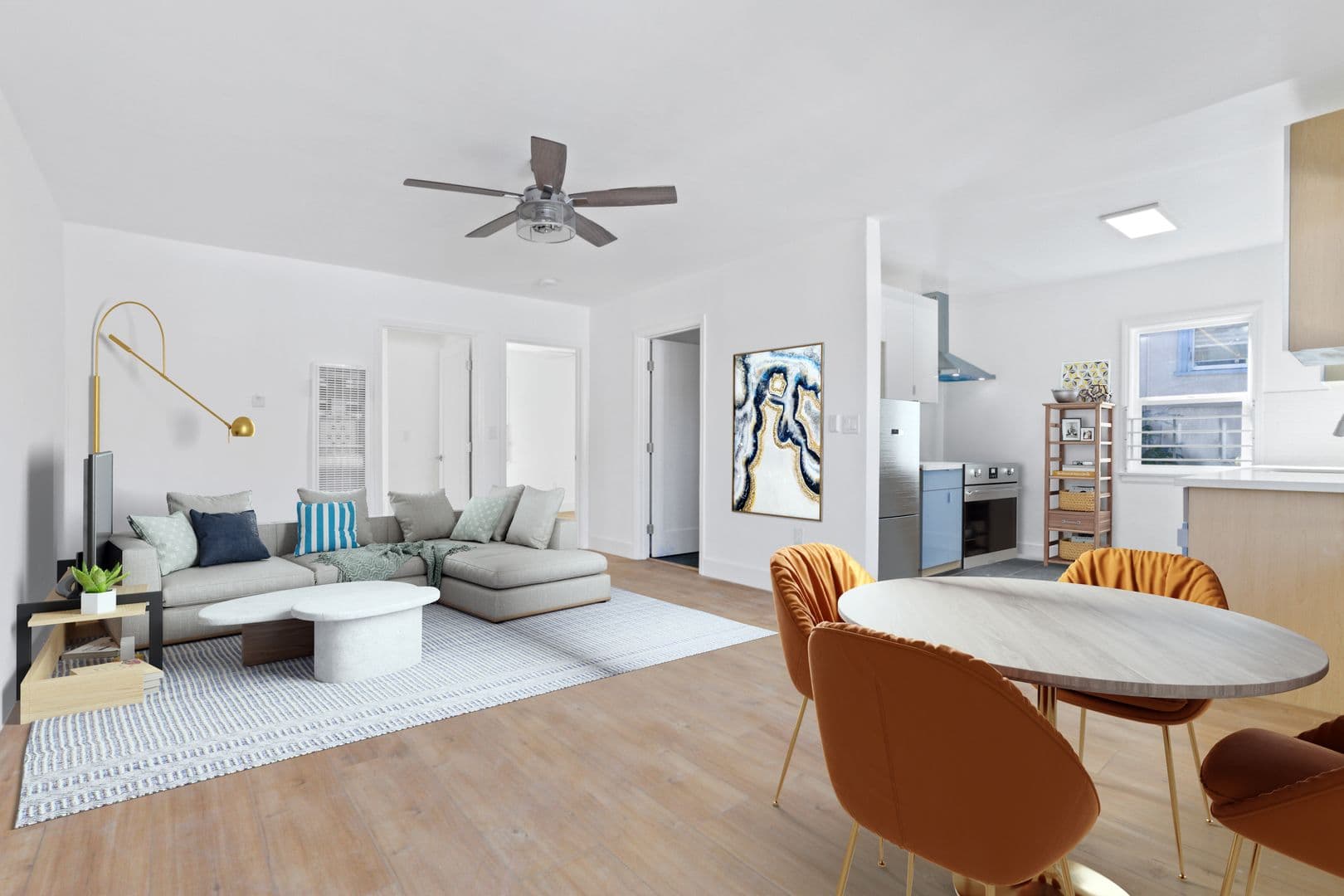 Los Angeles Apartment: 318 Columbia Ave