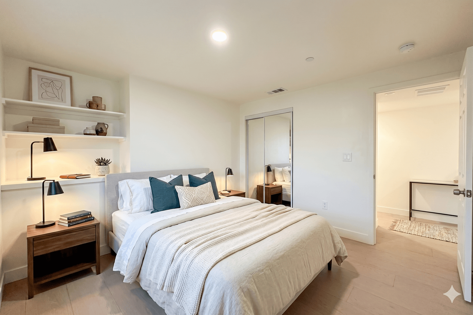 Los Angeles Apartment: 2118 E 92nd St