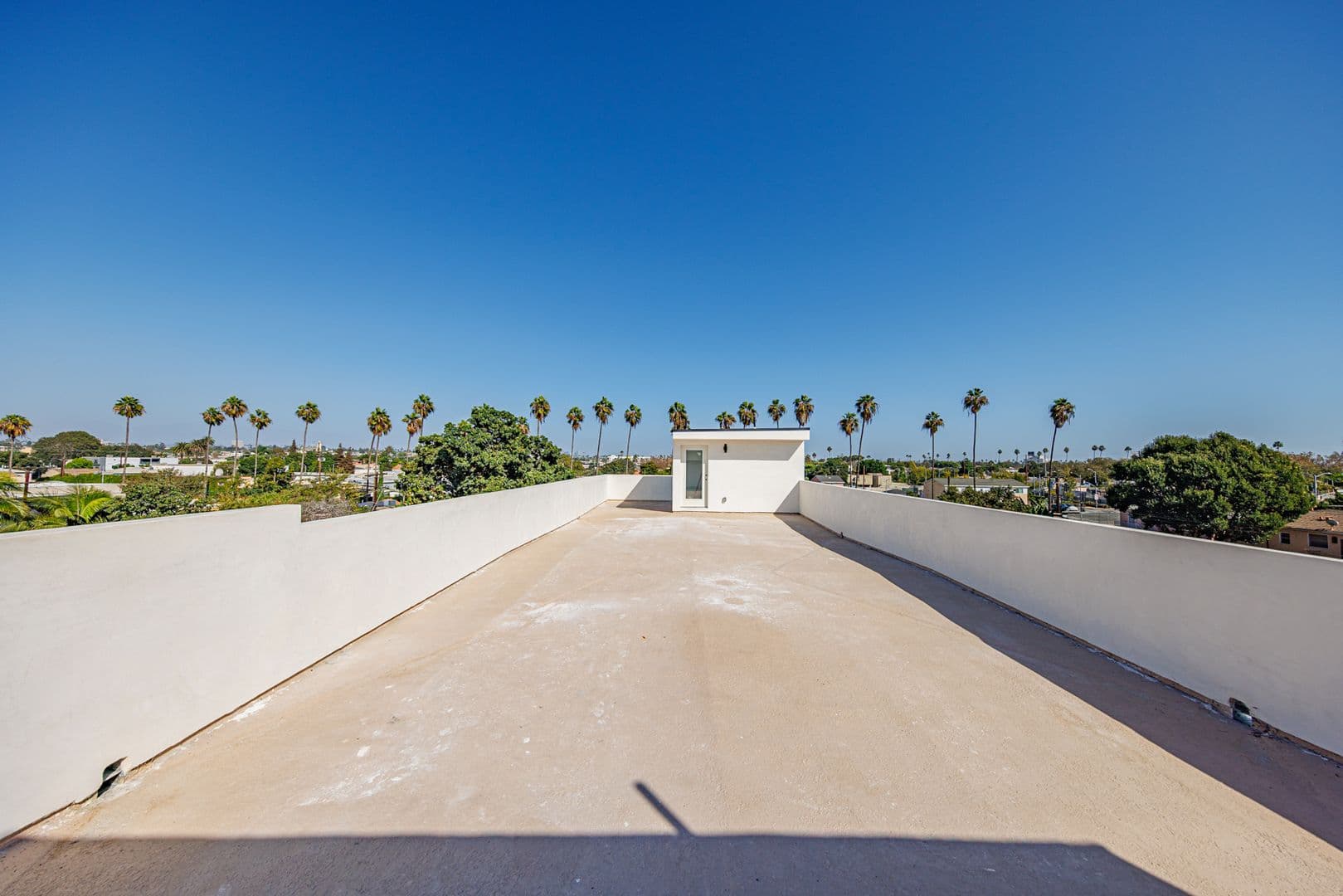 Los Angeles Apartment: 3442 West Blvd