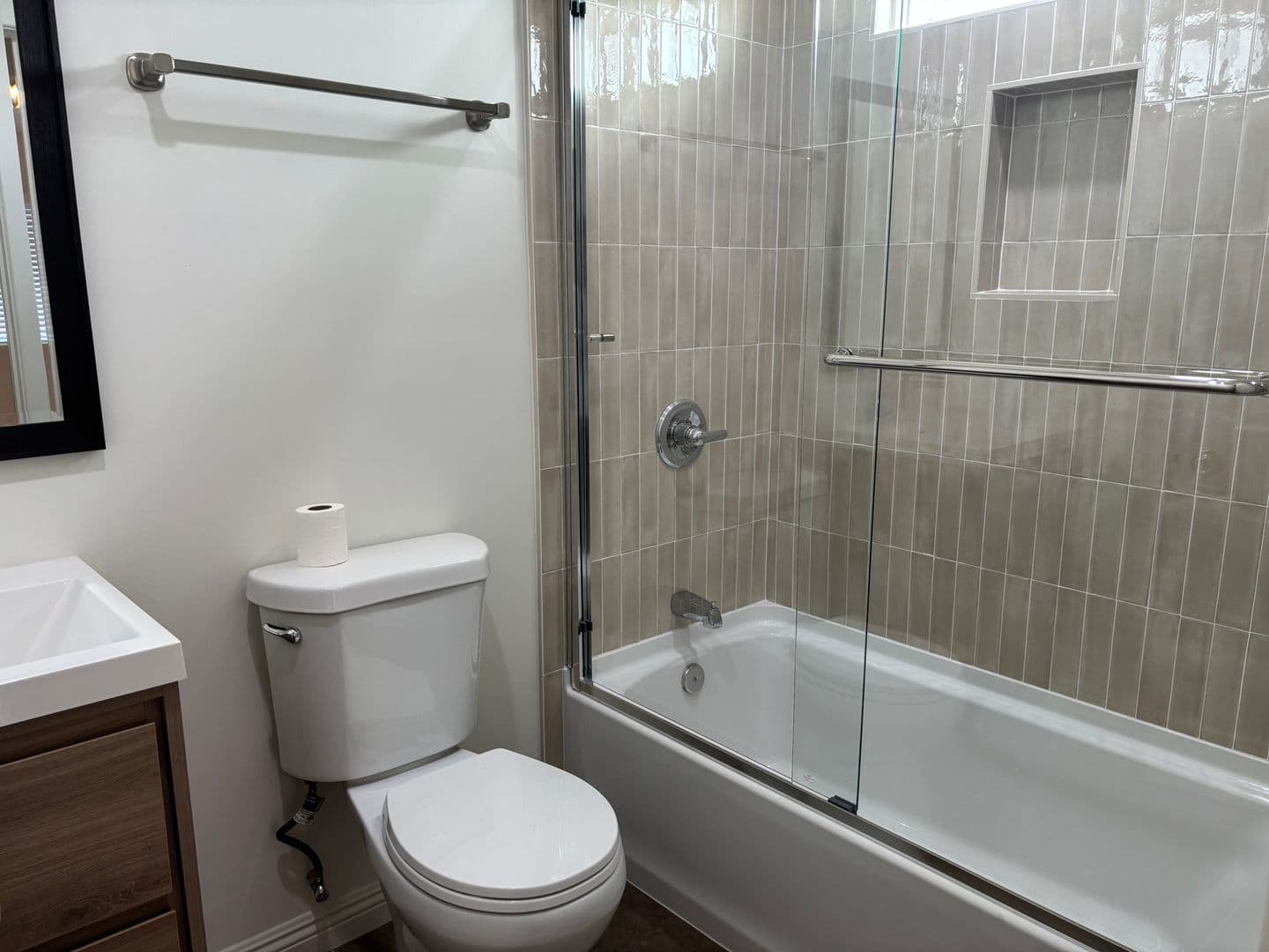 Sun Valley House: 11248 Lull Street