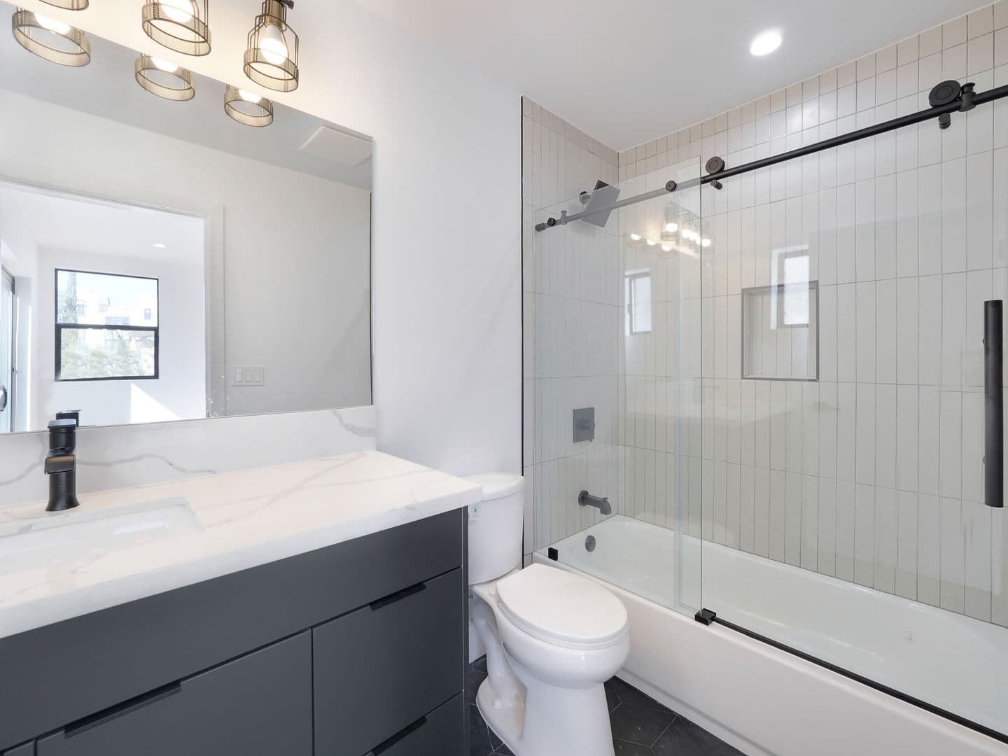 Los Angeles Apartment: 1856 S. Redondo Blvd