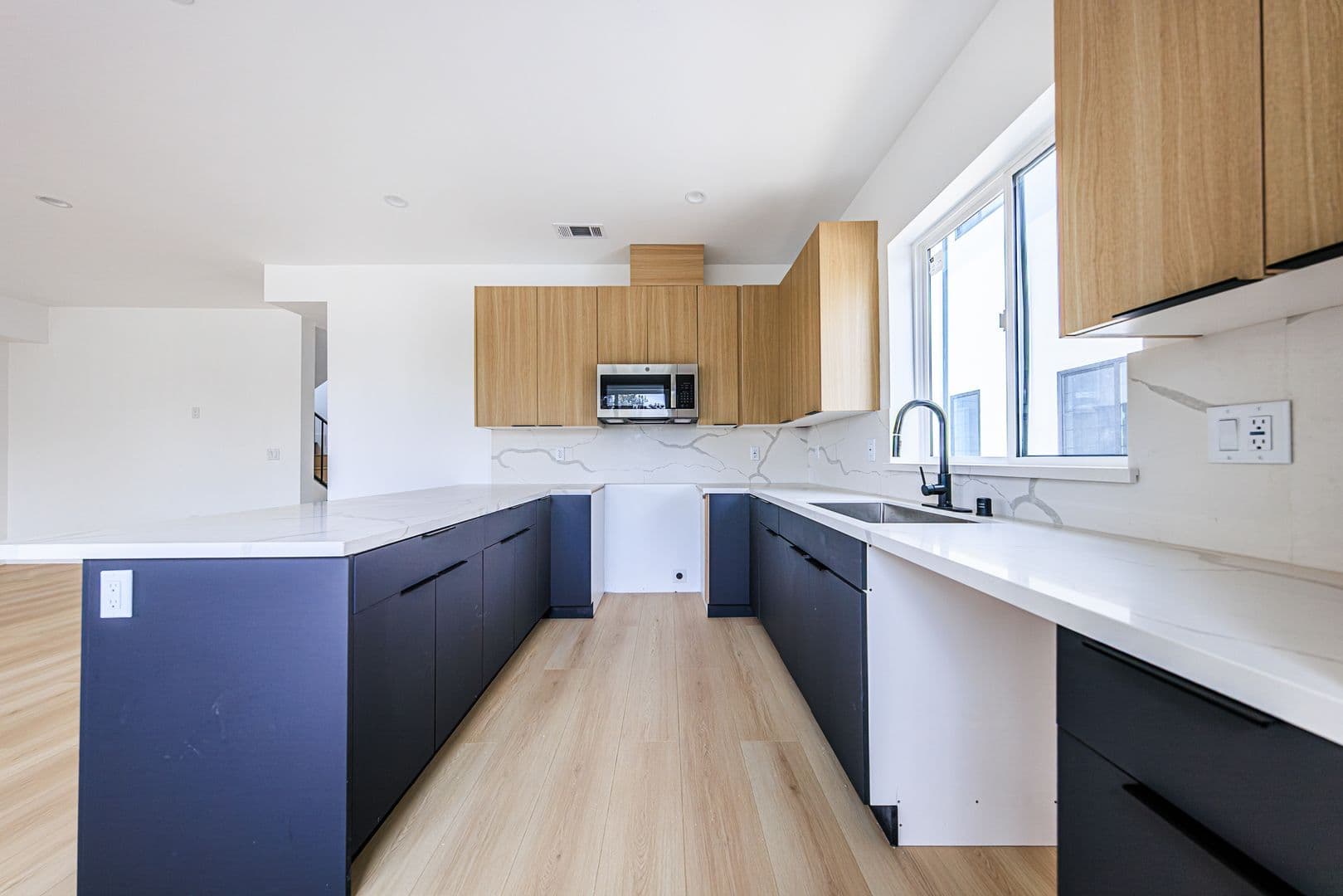 Los Angeles Apartment: 1015 S. Citrus Ave