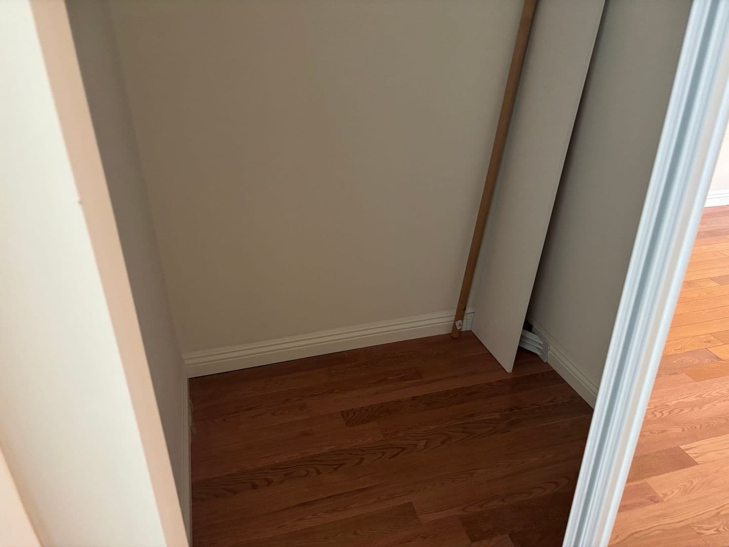 Sun Valley House: 11248 Lull Street