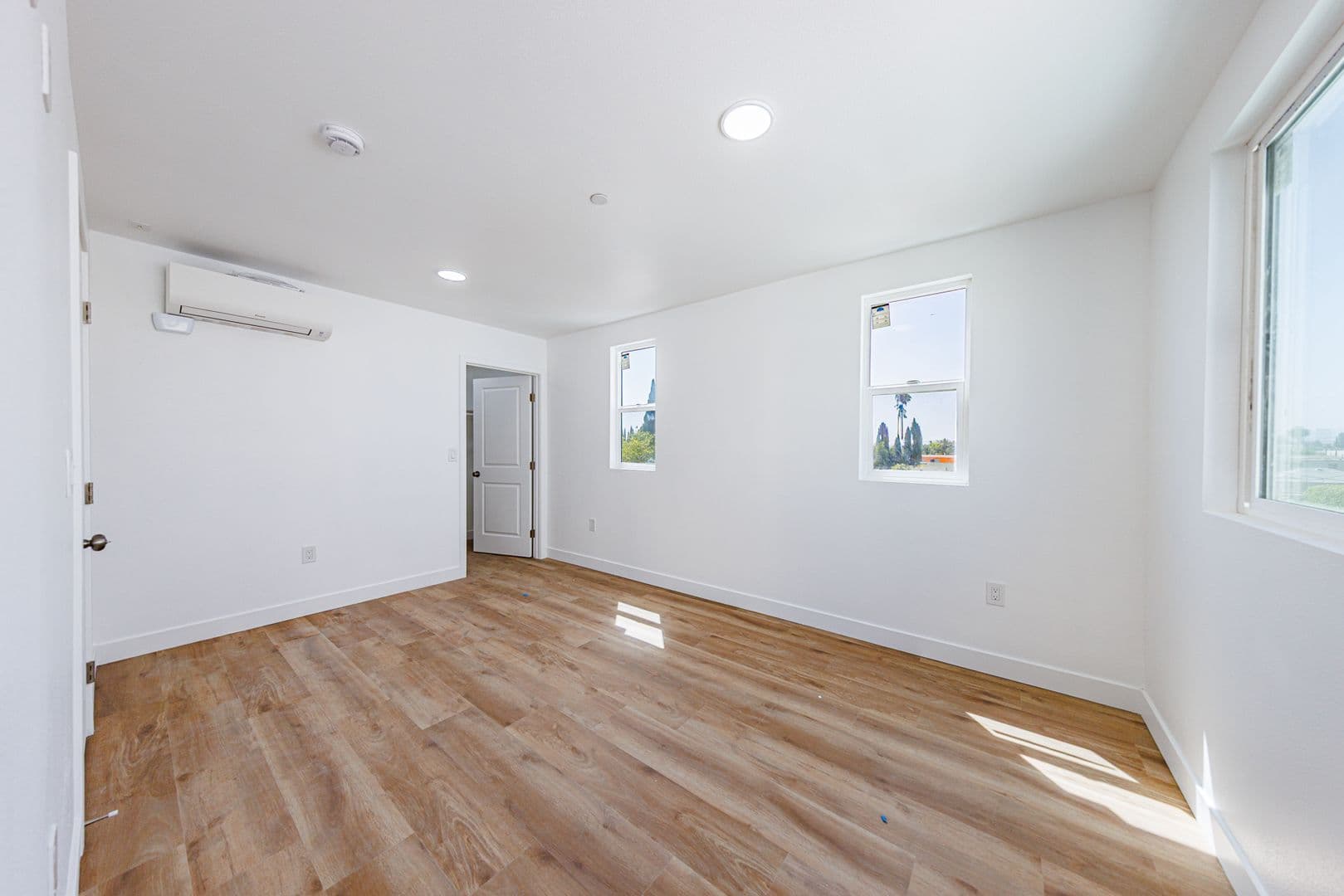 Los Angeles Townhome: 5327 Geer St