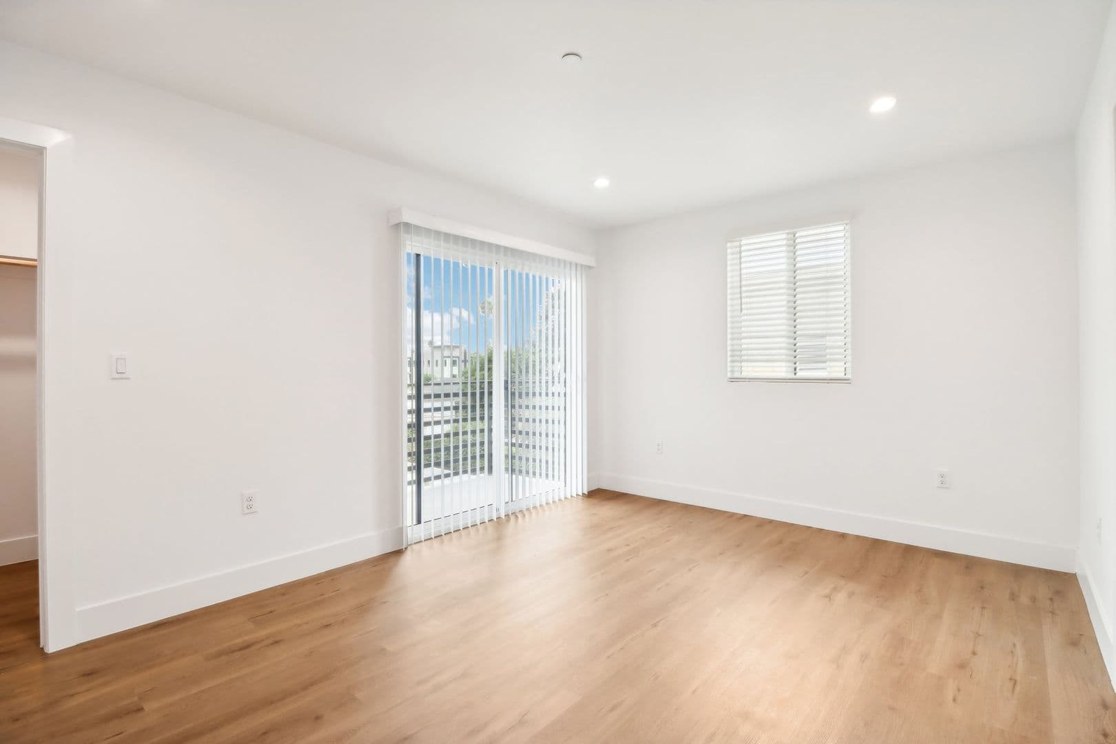 Los Angeles Apartment: 4512 St. Elmo Dr
