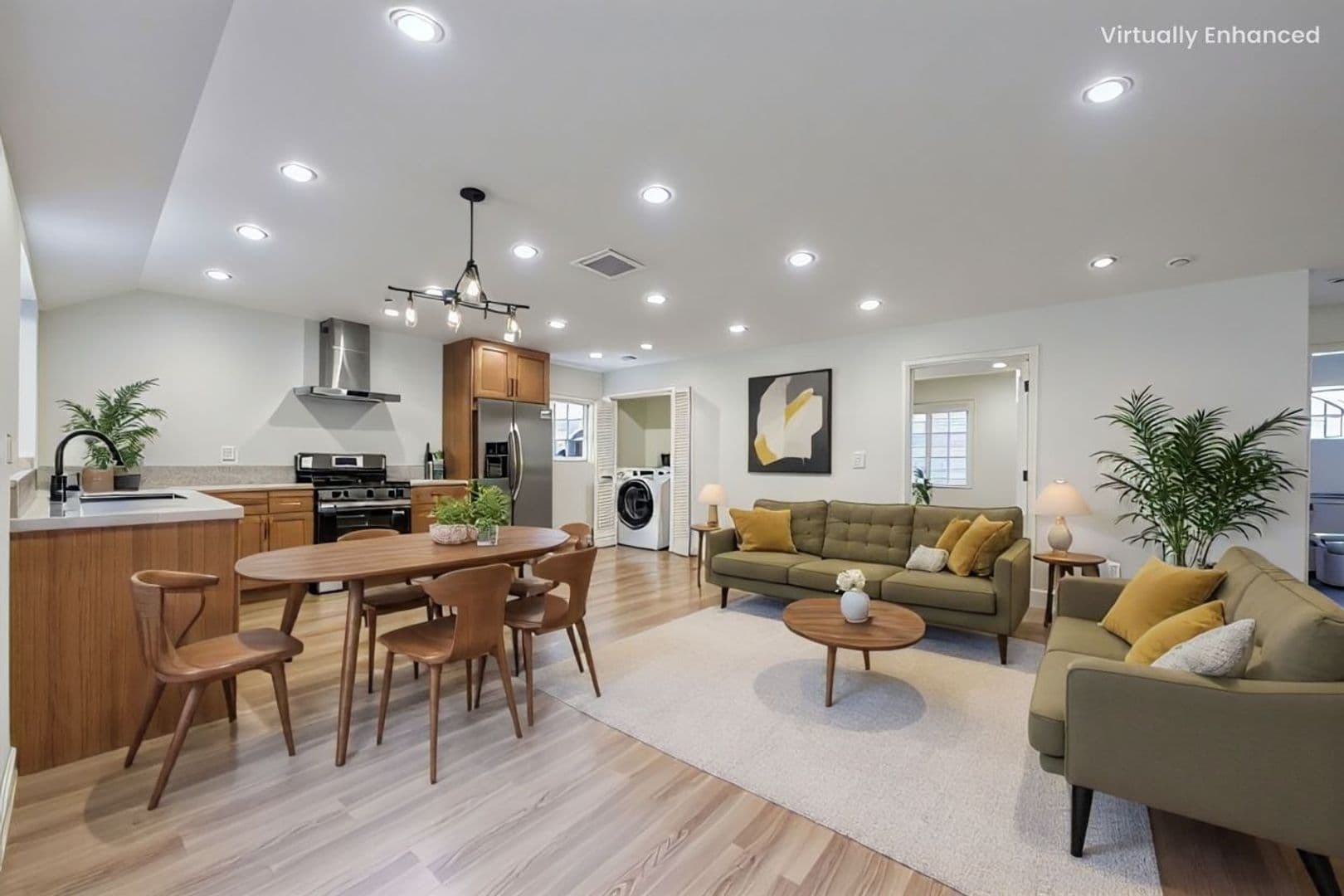 Los Angeles Apartment: 4220 W Adams Blvd