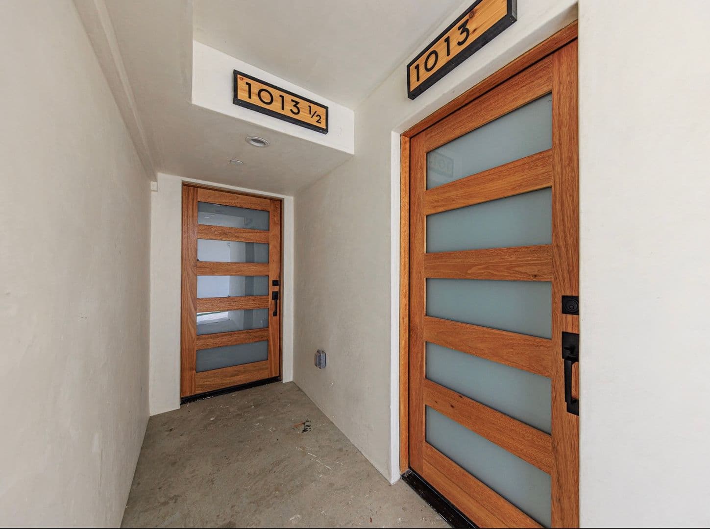 Los Angeles Apartment: 1015 S. Citrus Ave