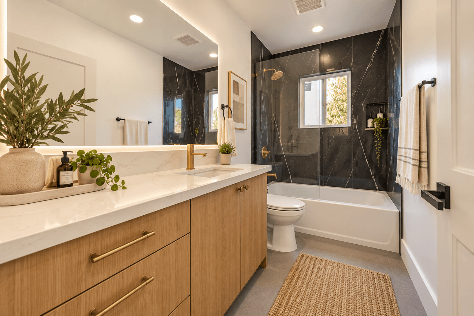 Los Angeles Apartment: 3442 West Blvd