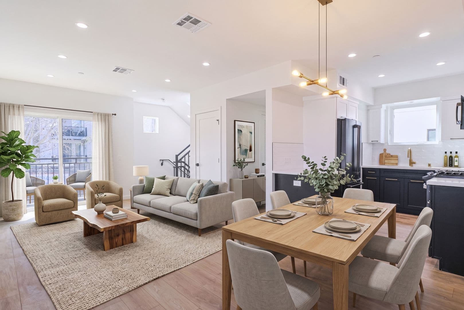 Los Angeles Apartment: 1227 N June St