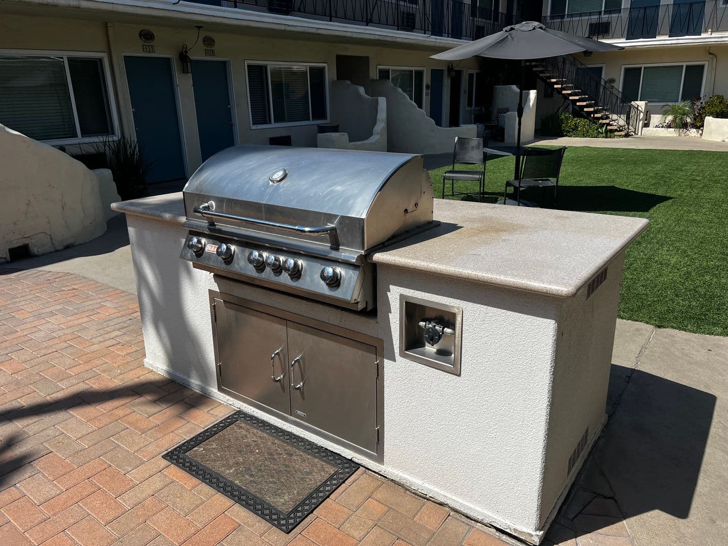 Burbank Apartment: 2615 W Olive Ave