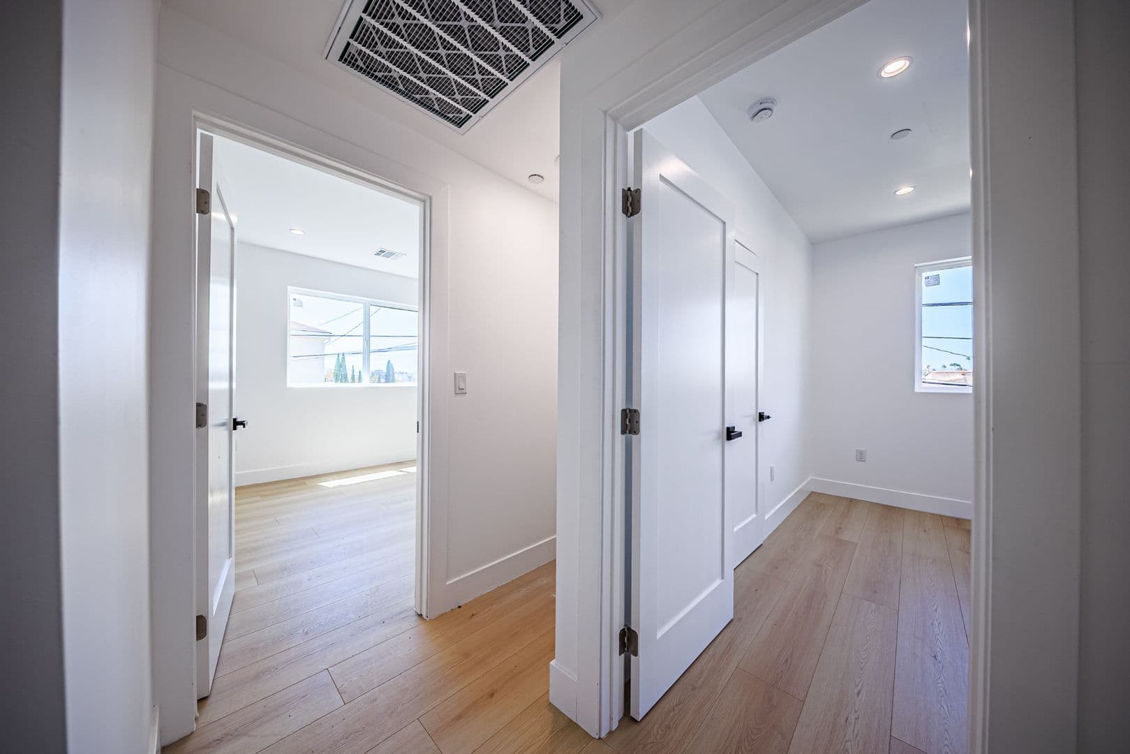 Los Angeles Apartment: 1259 S. Longwood Ave