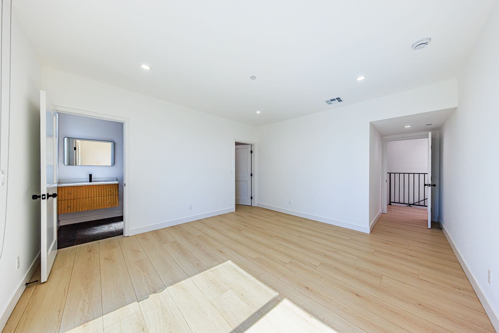 Los Angeles Apartment: 1021 S. Citrus Ave.