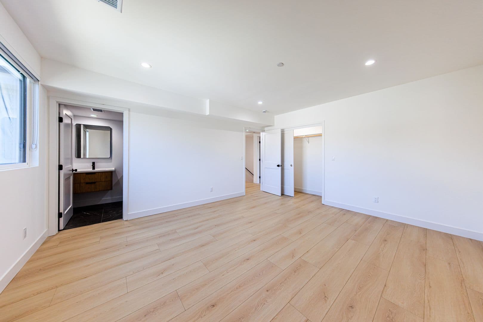 Los Angeles Apartment: 1021 S. Citrus Ave.