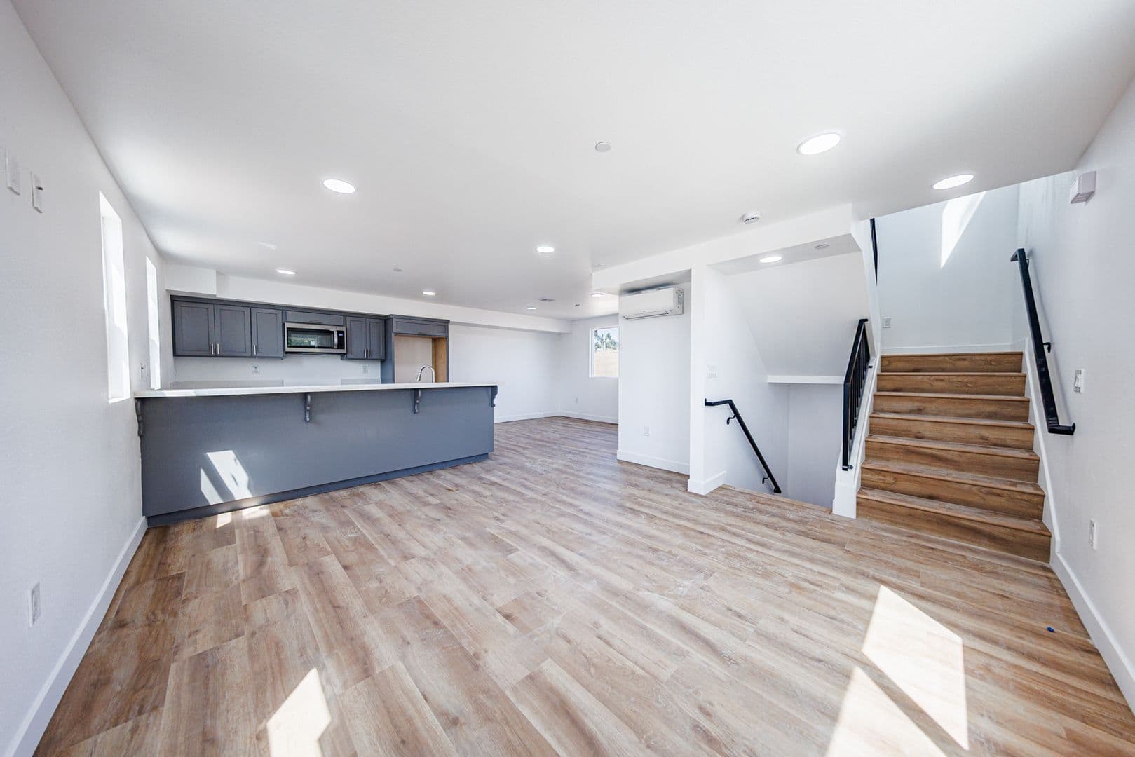 Los Angeles Townhome: 5327 Geer St