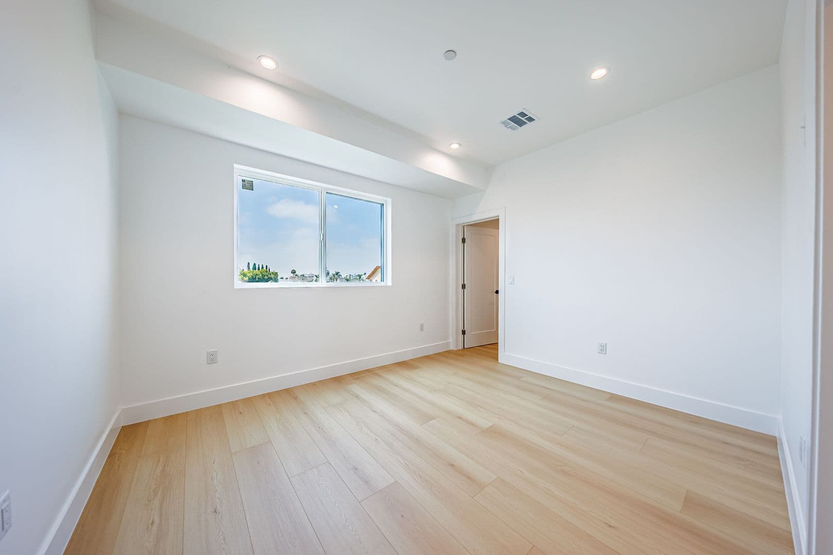 Los Angeles Apartment: 1065 S. Corning St
