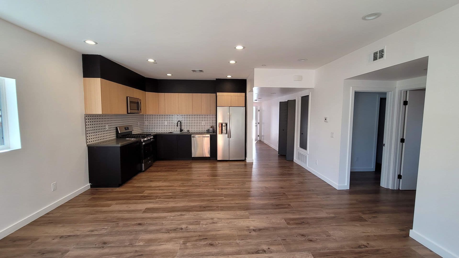North Hollywood Apartment: 6034 Craner Ave