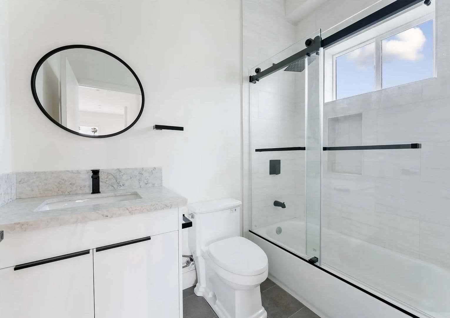 Los Angeles Townhome: 4559 W 18th St