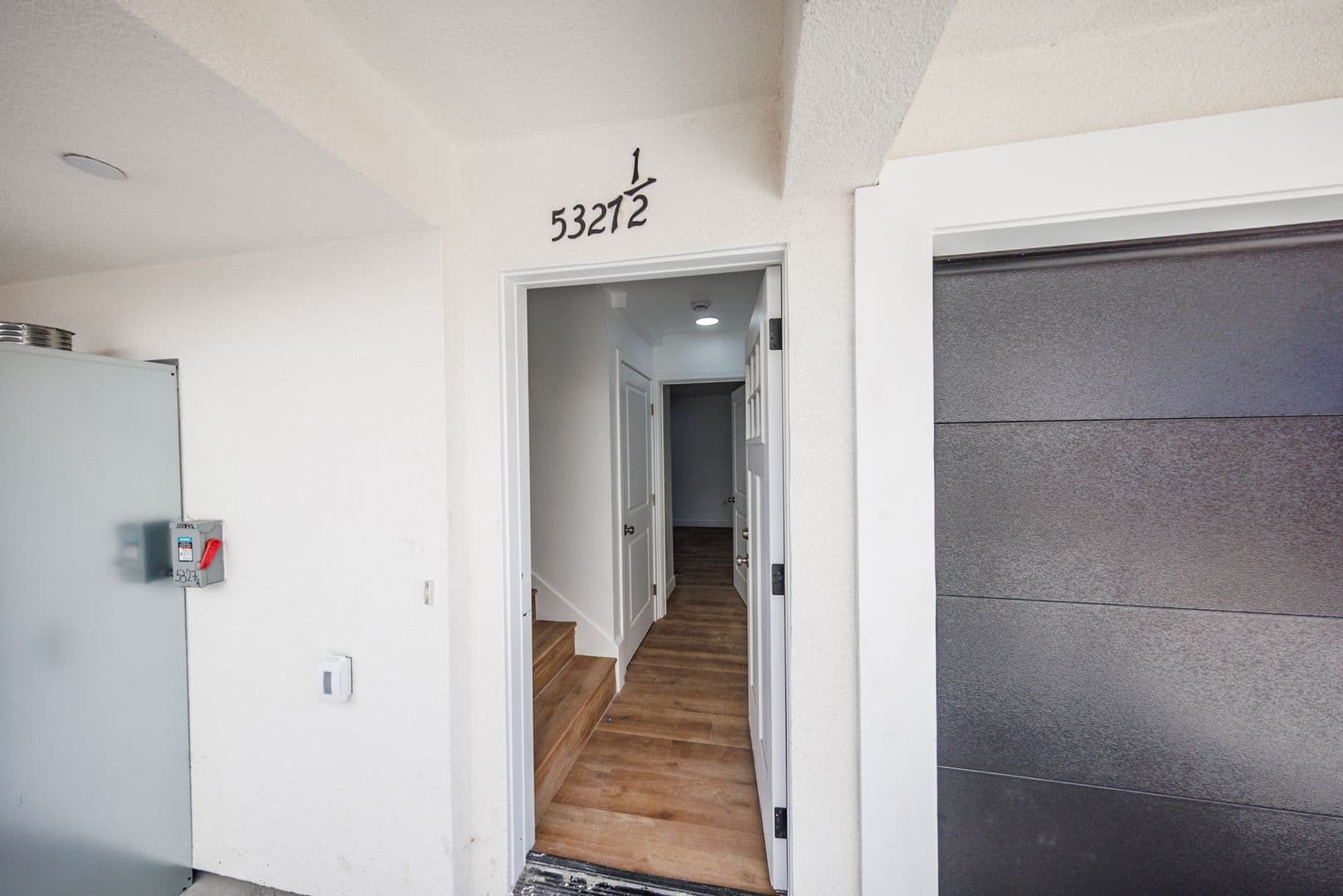 Los Angeles Townhome: 5327 Geer St