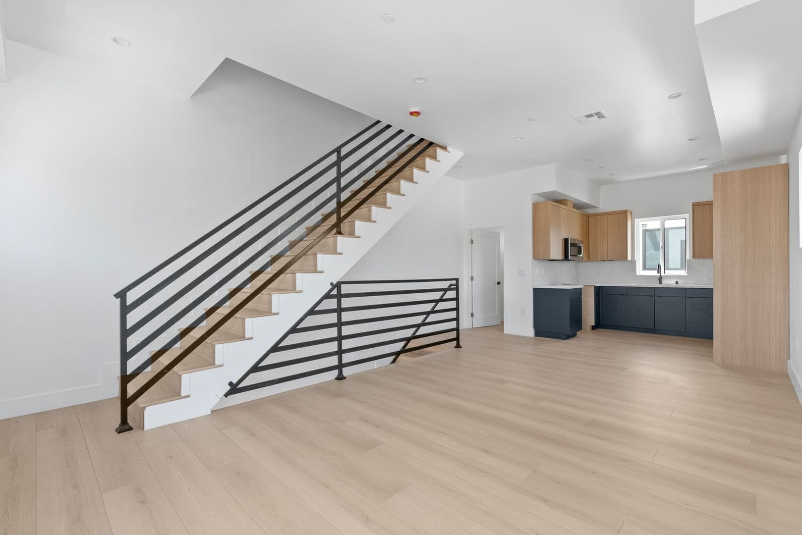 Los Angeles Townhome: 2637 S Garth Ave