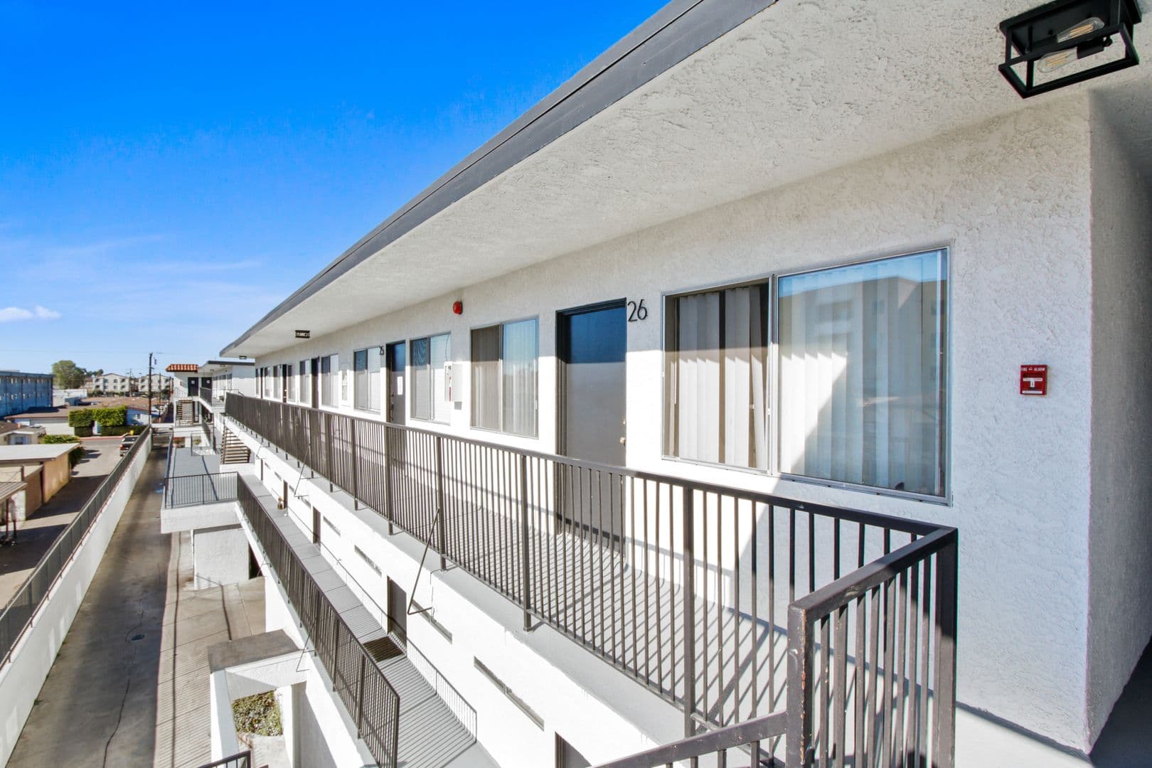 Hawthorne Apartment: 14112 Yukon Ave