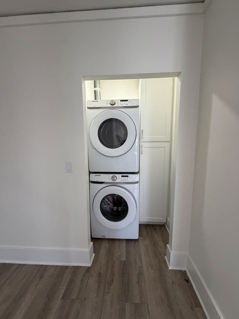 Los Angeles Apartment: 1112 Browning Blvd