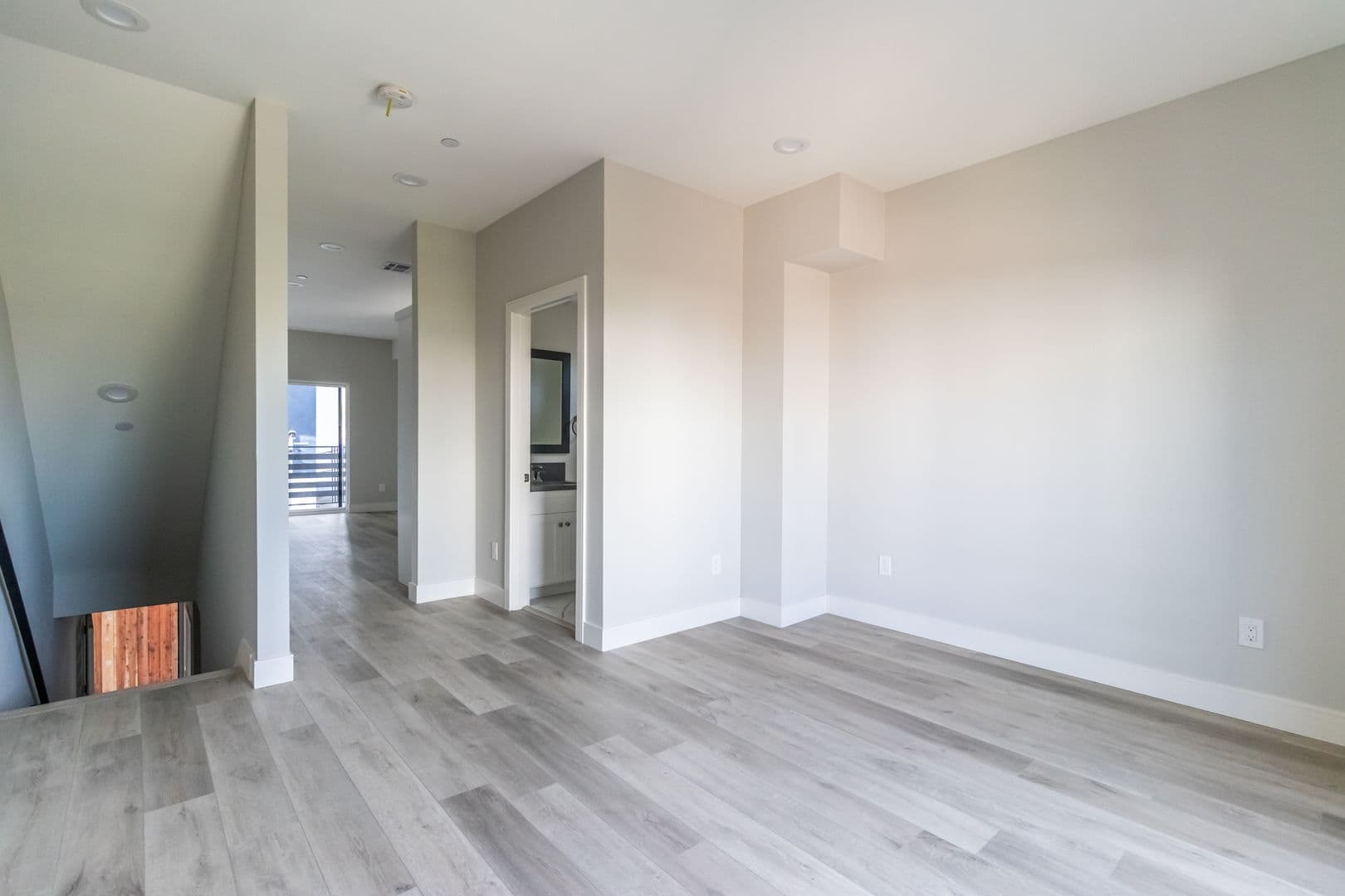 North Hollywood Townhome: 5132 Riverton Ave