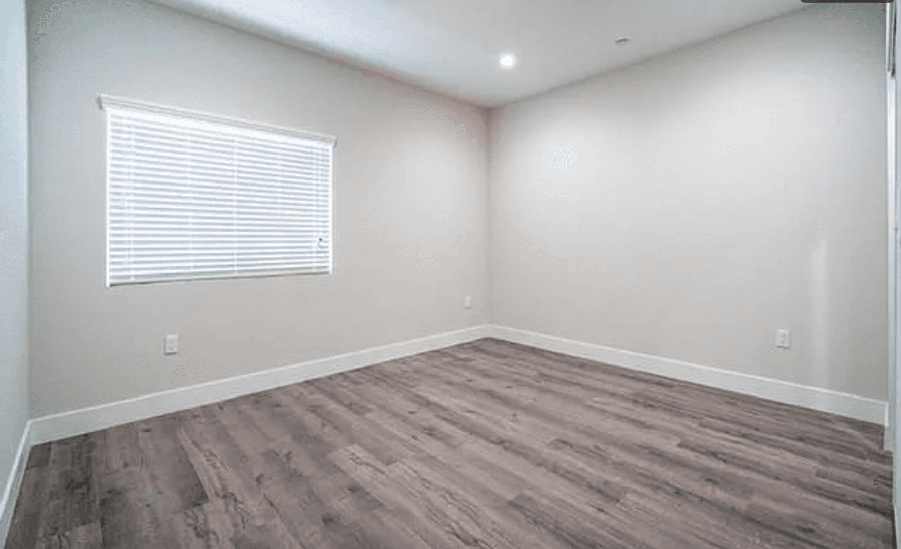 North Hollywood Apartment: 6841 Radford Ave