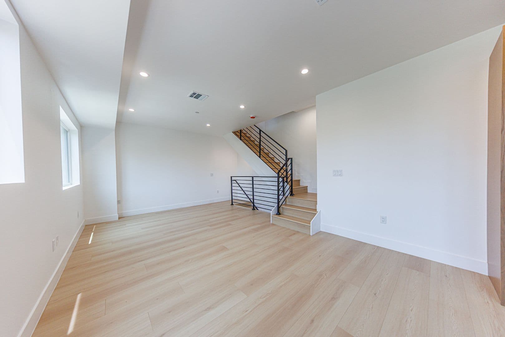 Los Angeles Apartment: 1065 S. Corning St