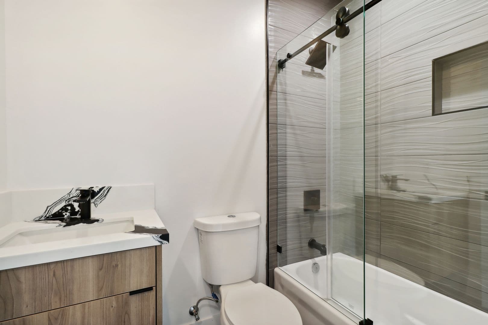 Los Angeles Apartment: 4512 St. Elmo Dr