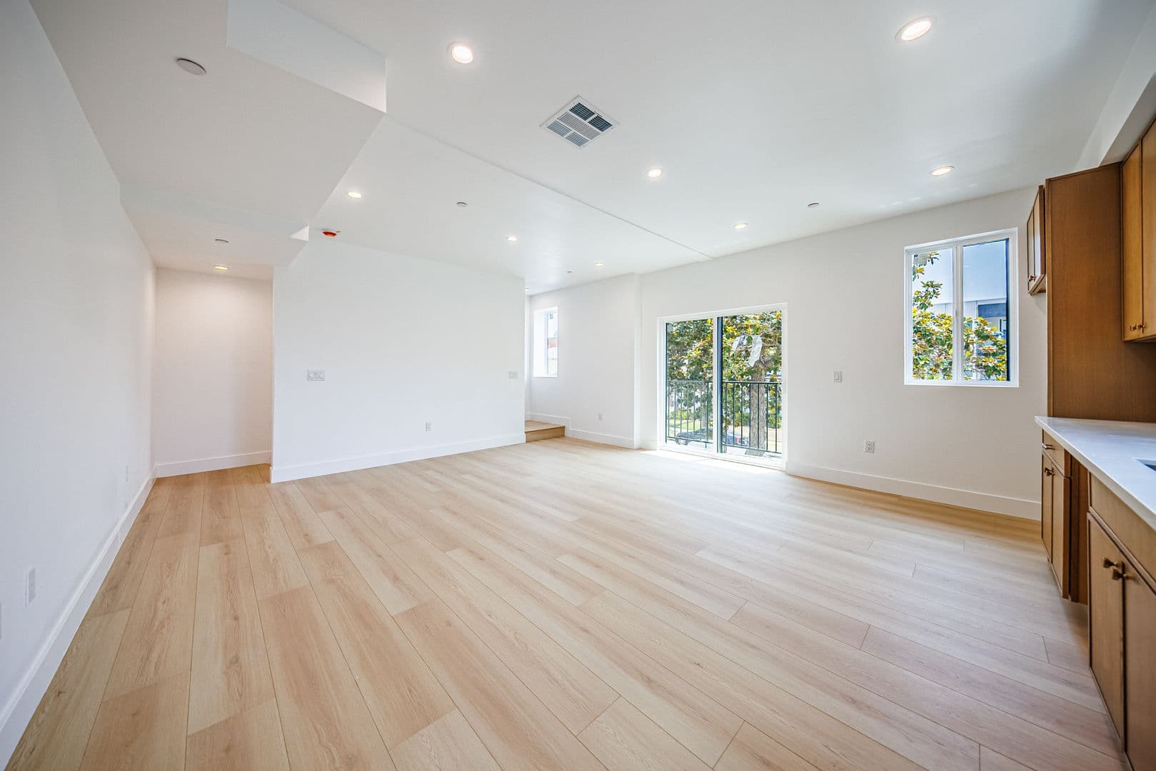 Los Angeles Apartment: 1065 S. Corning St