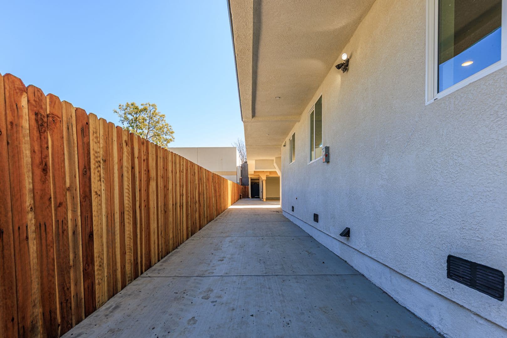 Los Angeles Townhome: 1652 Murchison St