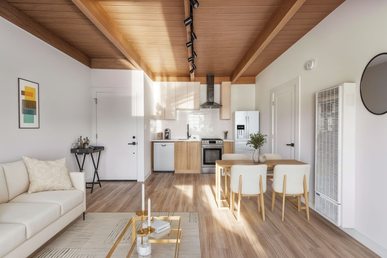 Los Angeles Apartment: 12121 Washington Pl