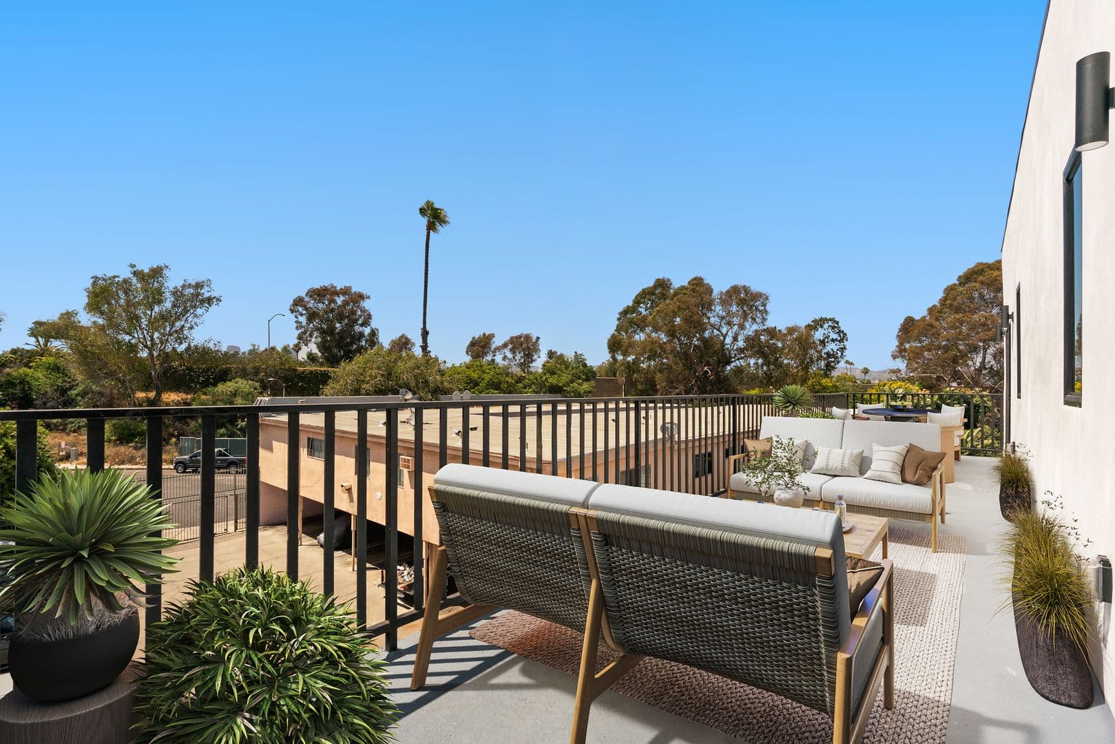 Los Angeles Townhome: 2637 S Garth Ave