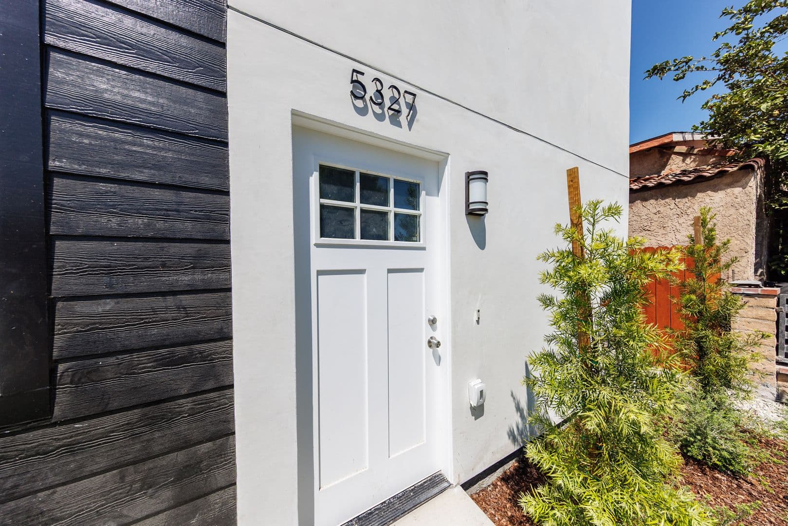 Los Angeles Townhome: 5327 Geer St