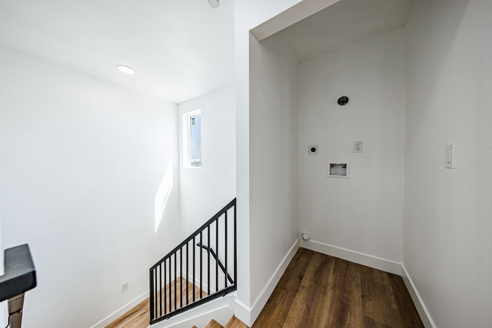Los Angeles Townhome: 5327 Geer St