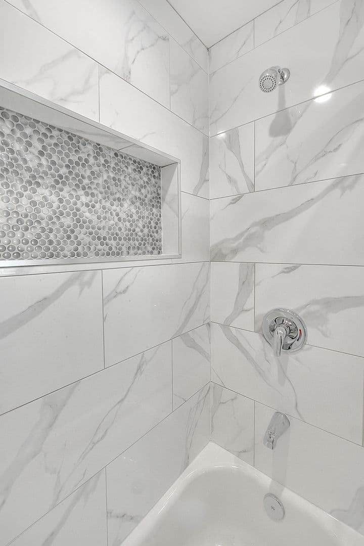 North Hollywood Apartment: 5850 Vineland Ave