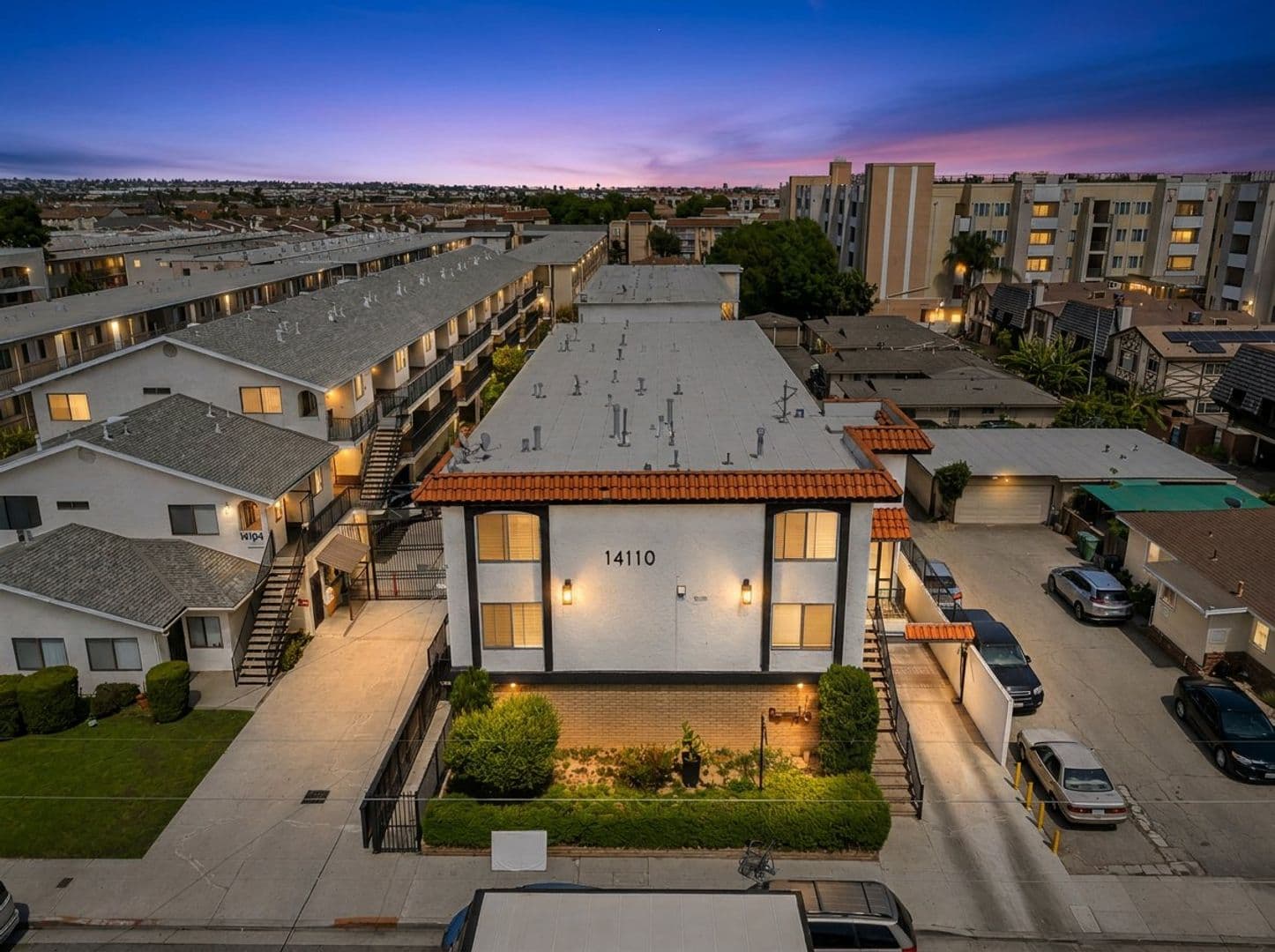 Hawthorne Apartment: 14112 Yukon Ave